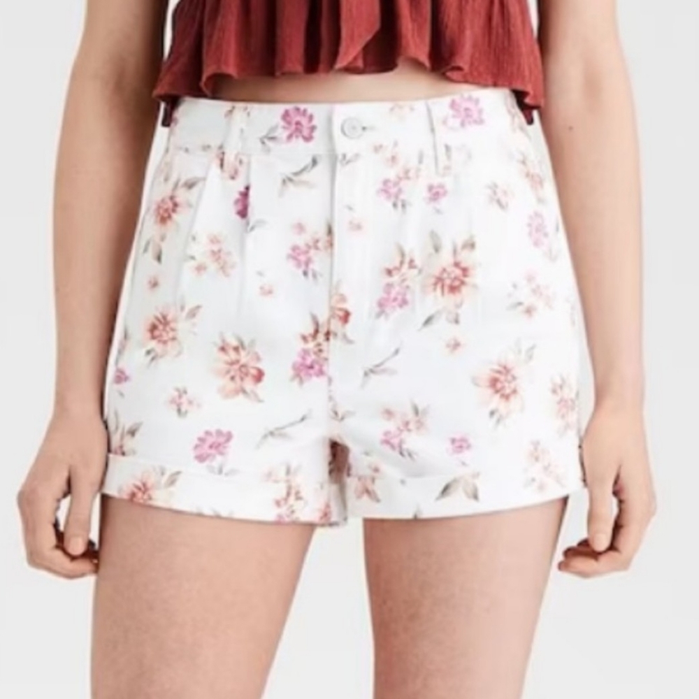 🌕 American Eagle Size 6 Denim White & Pink Floral Mom Shorts